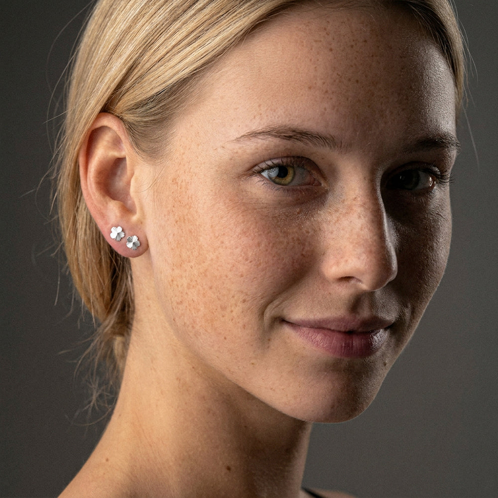 Sunset Flower Studs Oorbellen Zilverkleurig