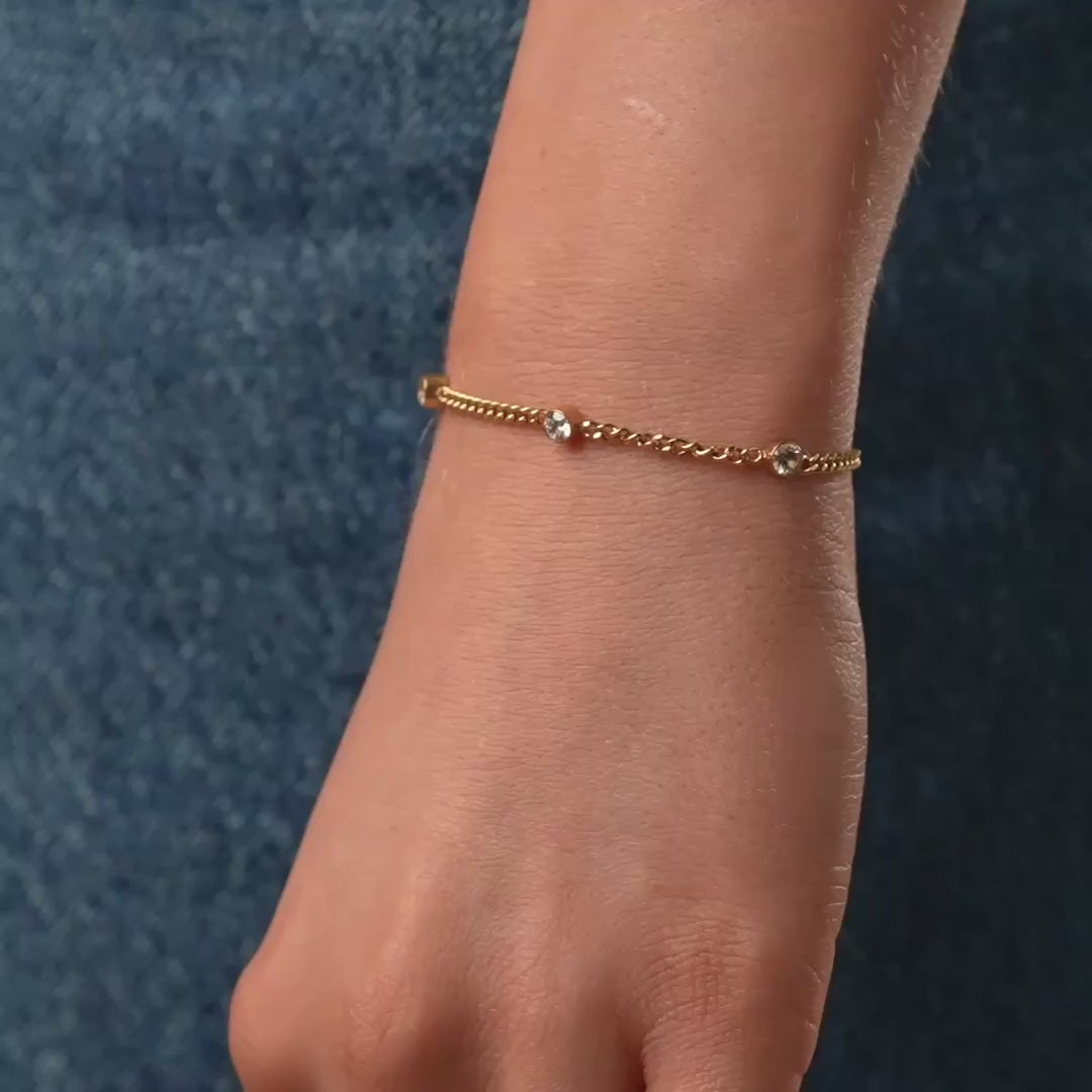 Single Zirkonia Ketting + Zirkonia Armband 18K Goldplated - video