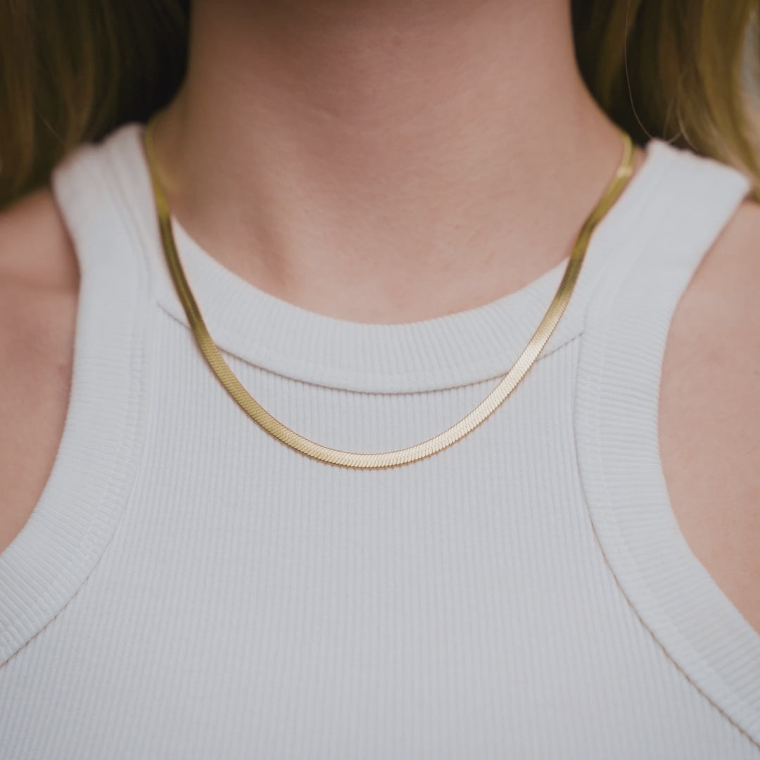 Platte Snake Ketting 18K Goldplated 4 mm - video