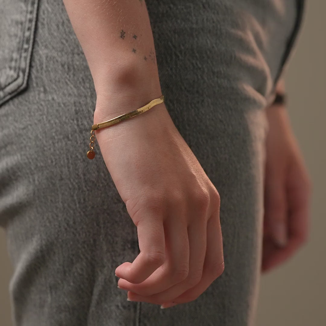 Platte Snake Armband 18K Goldplated 4 mm - video