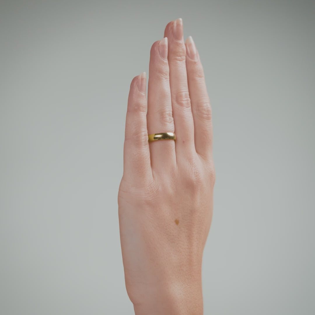 Delicate Ring 18K Goldplated 4 mm - video