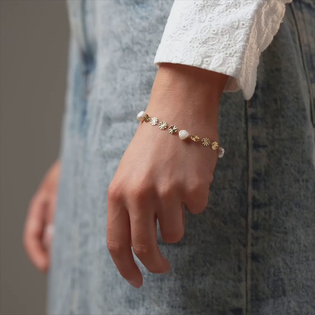 Sun Parelarmband Zoetwaterparels 18K Goldplated - video